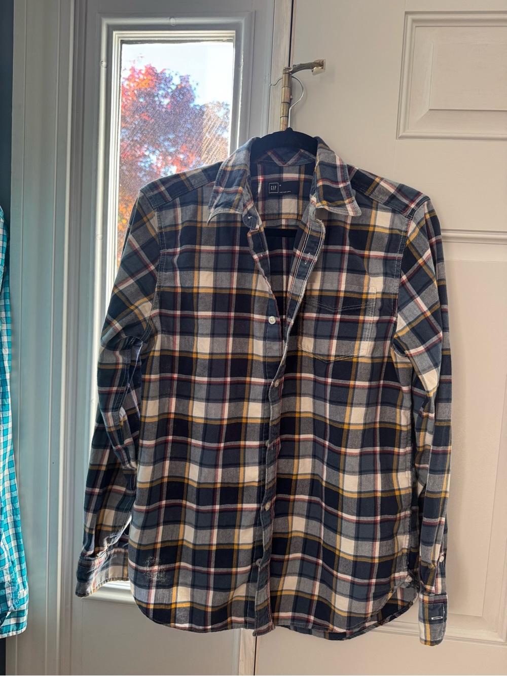 GAP Men's Long-Sleeve Plaid Button-Down Shirt in Navy, Yellow and White